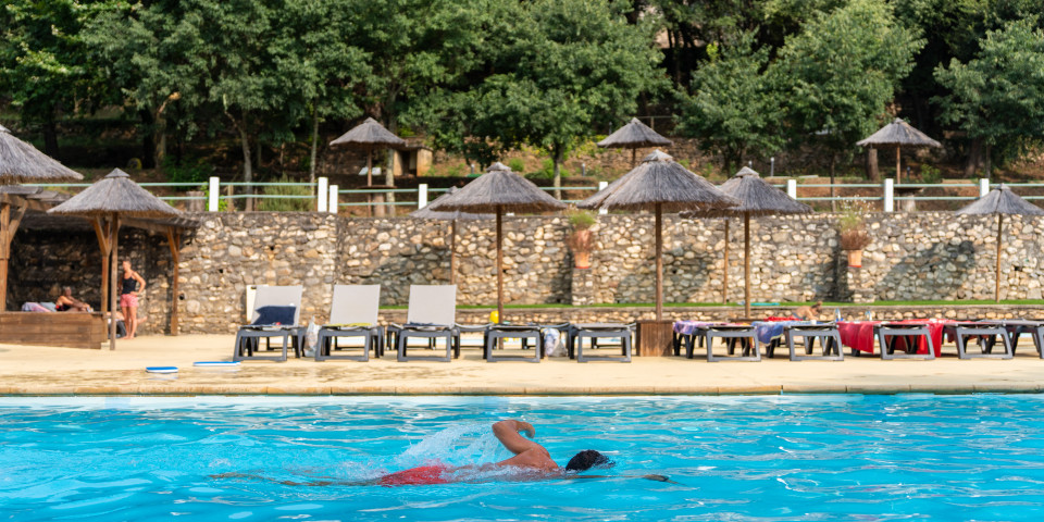 Piscine nage camping la Clémentine